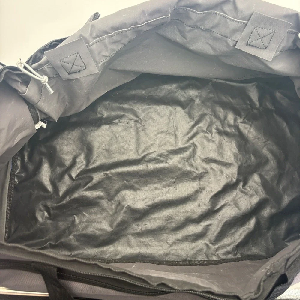 High Sierra Gray Black Duffel Bag Gym Travel Overnight Carry On 23